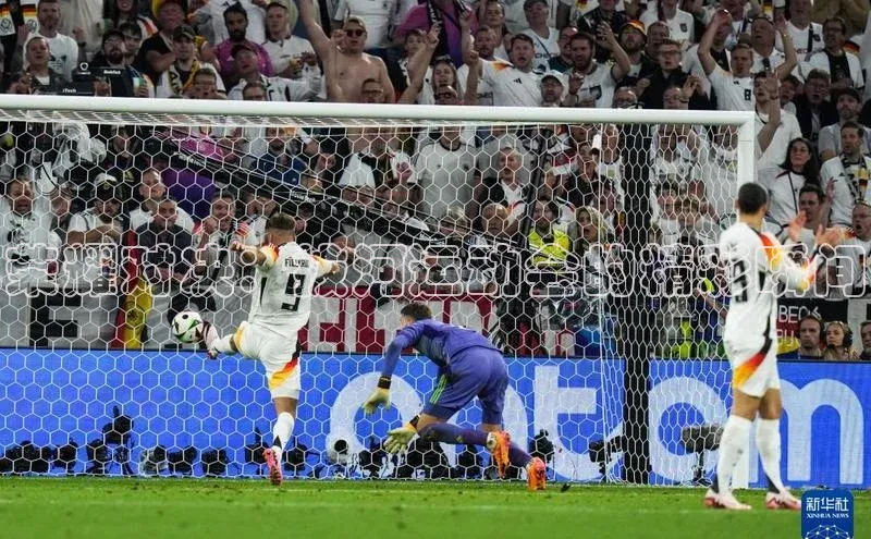 贝博官网下载爱慕股份荣耀对决：拔河运动会的精彩瞬间